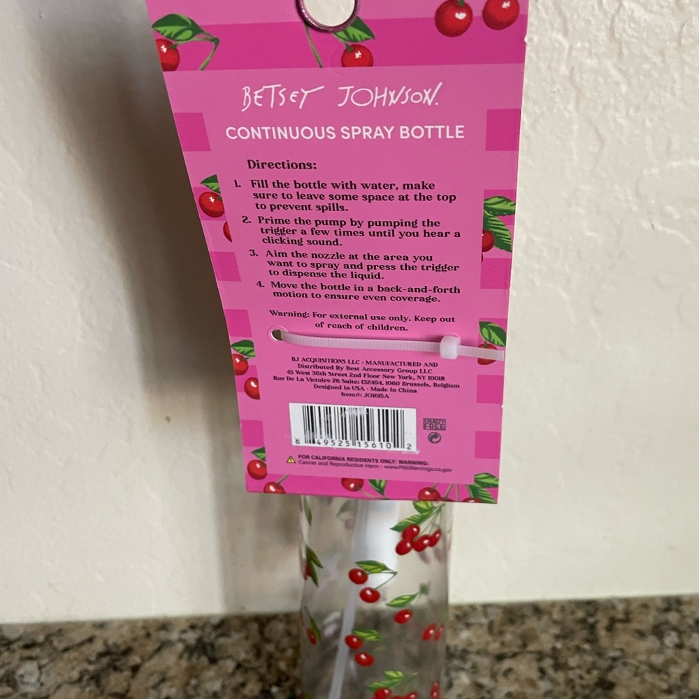 New Betsey John Continuous Spray Bottle
10.14 ounces - Picture 2 of 2